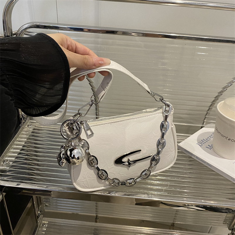 Popular chain single shoulder underarm bag women 2026 summer new commuting handbag crossbody small bag