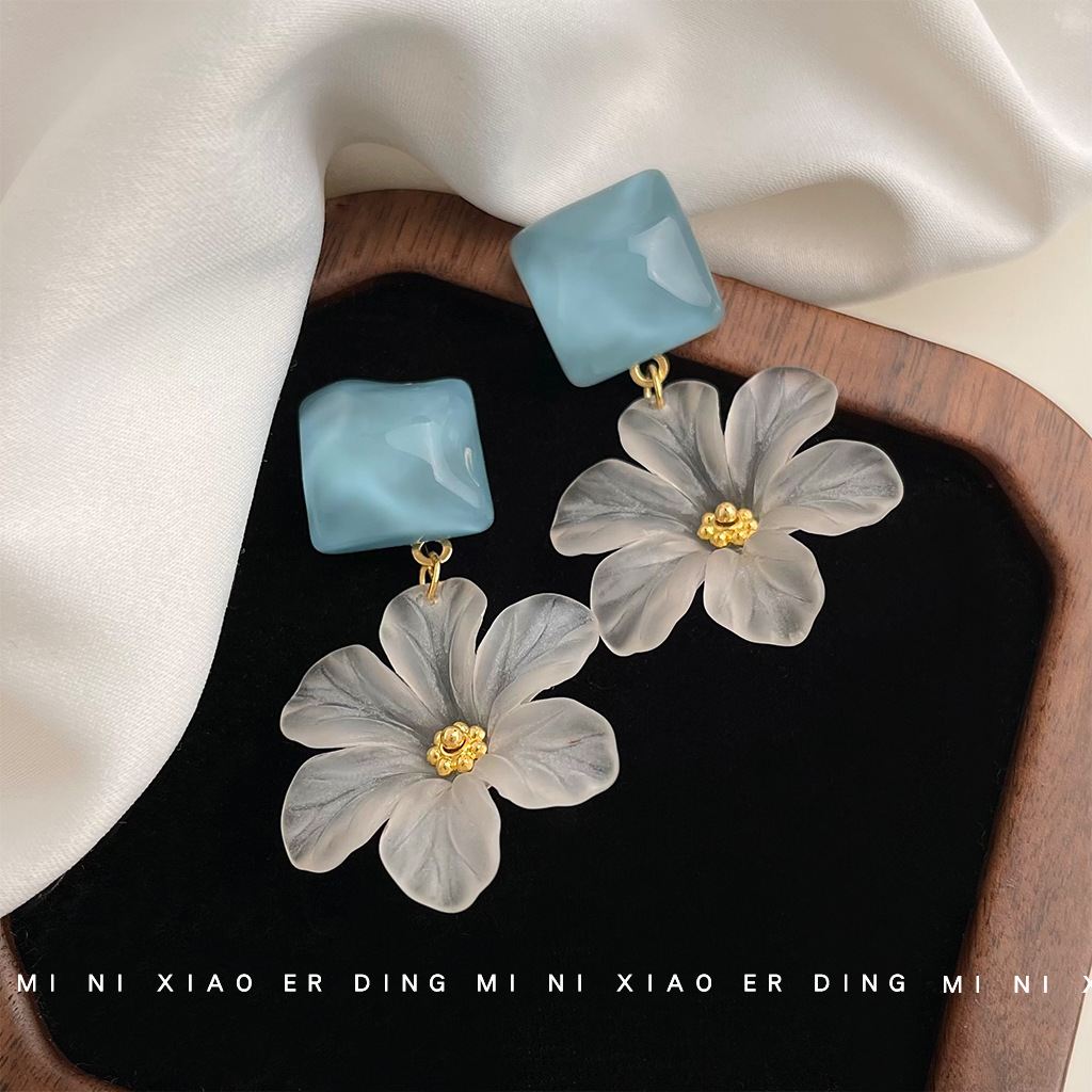Summer new goddess elegant fresh sweet flower exaggerated earrings original design handmade earrings