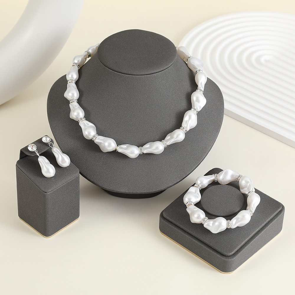 Elegant Baroque Irregular Large Pearl Necklace Set Niche