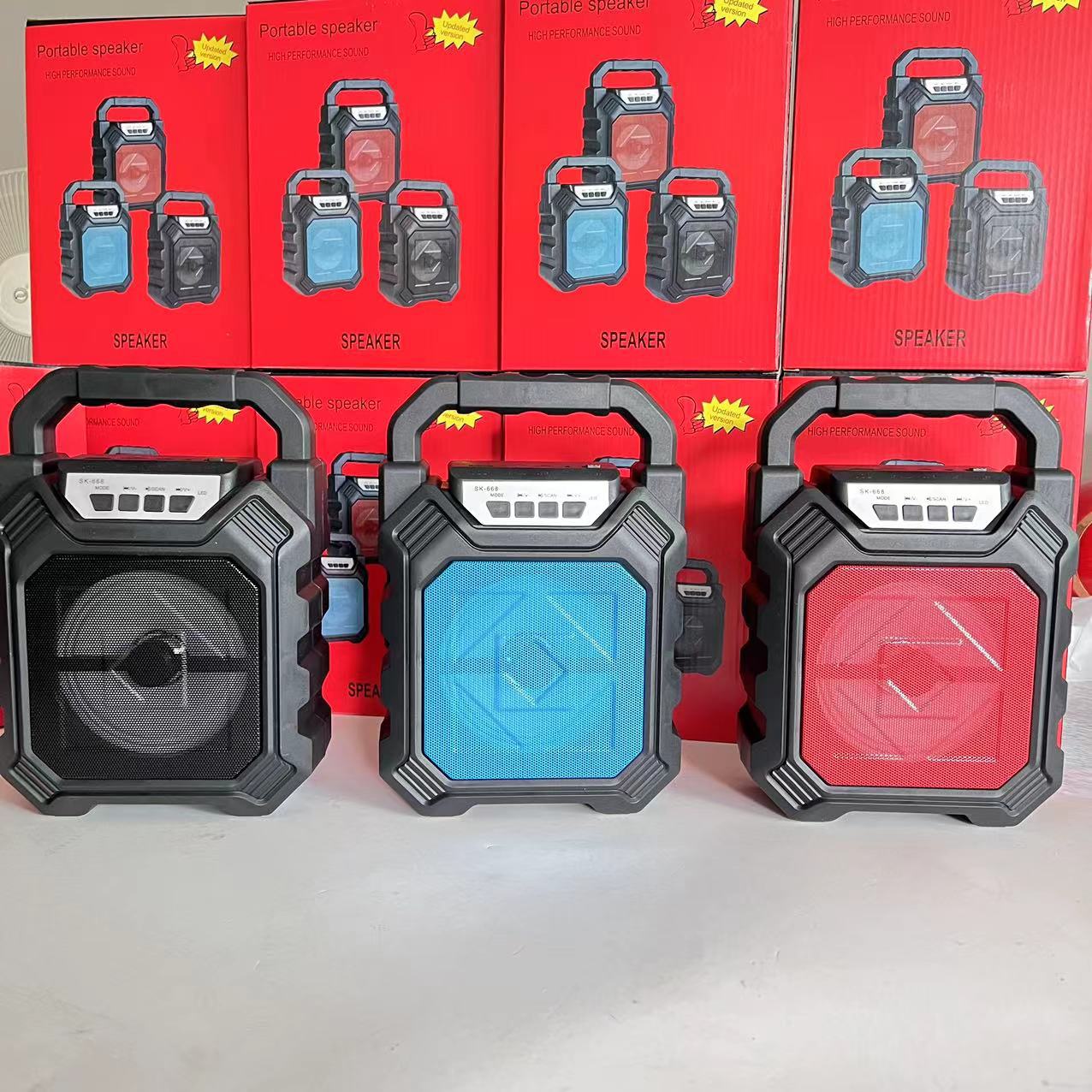 668 portable outdoor square dance Bluetooth audio pluggable card subwoofer wireless Bluetooth speaker