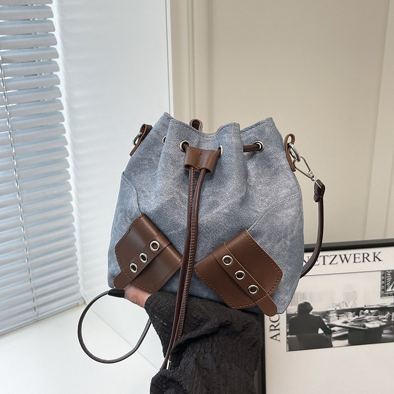 2026 Bucket Bag Women New Single Shoulder Bag Niche Commuter Crossbody Bag