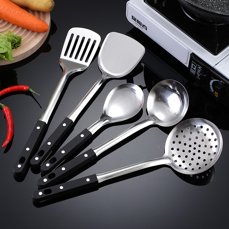 Stainless steel long-handled slotted spoon, soup spoon thickened kitchen set, slotted spoon handle, stir-fry spatula household black three-nail handle