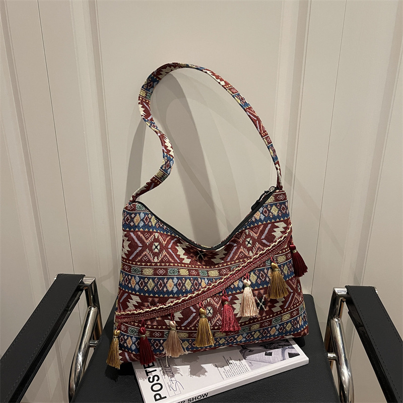 Ethnic Style Large Capacity Bag Women 2026 New Fringe Crossbody Bag Simple Single Shoulder Bag