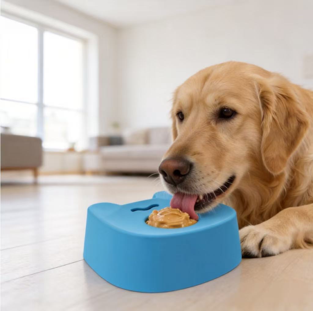New Dog Liquid Lick Bowl Slow Feeder Dog Bowl Non-Slip Spherical Liquid Treat Bowl