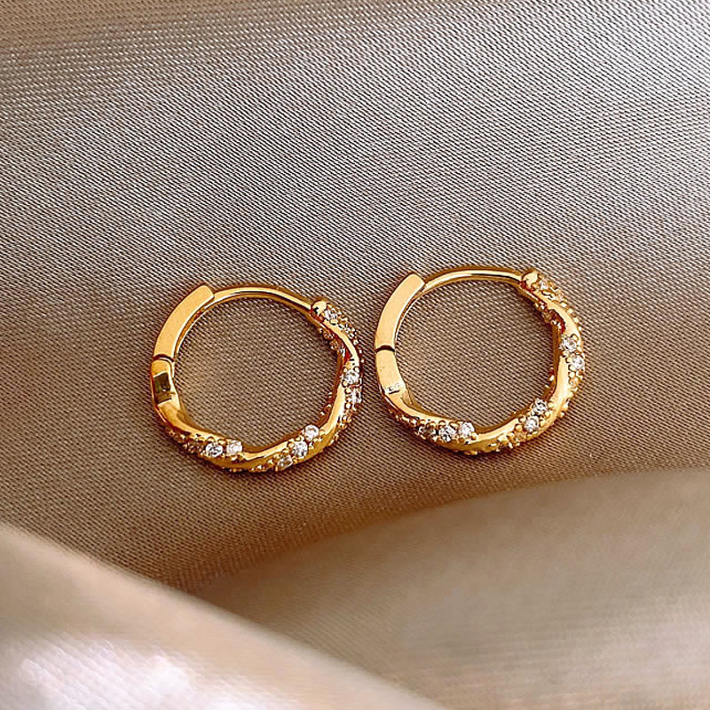 Circle Zircon Earrings 2024 New Niche Unique Earrings for Women Gold Plain Circle Ear Cuff Ear Hoops