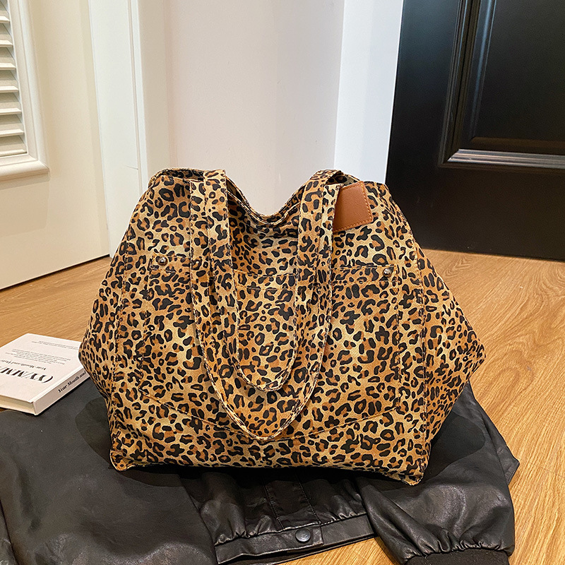 Leopard print single shoulder bag 2026 autumn new simple commuting tote bag