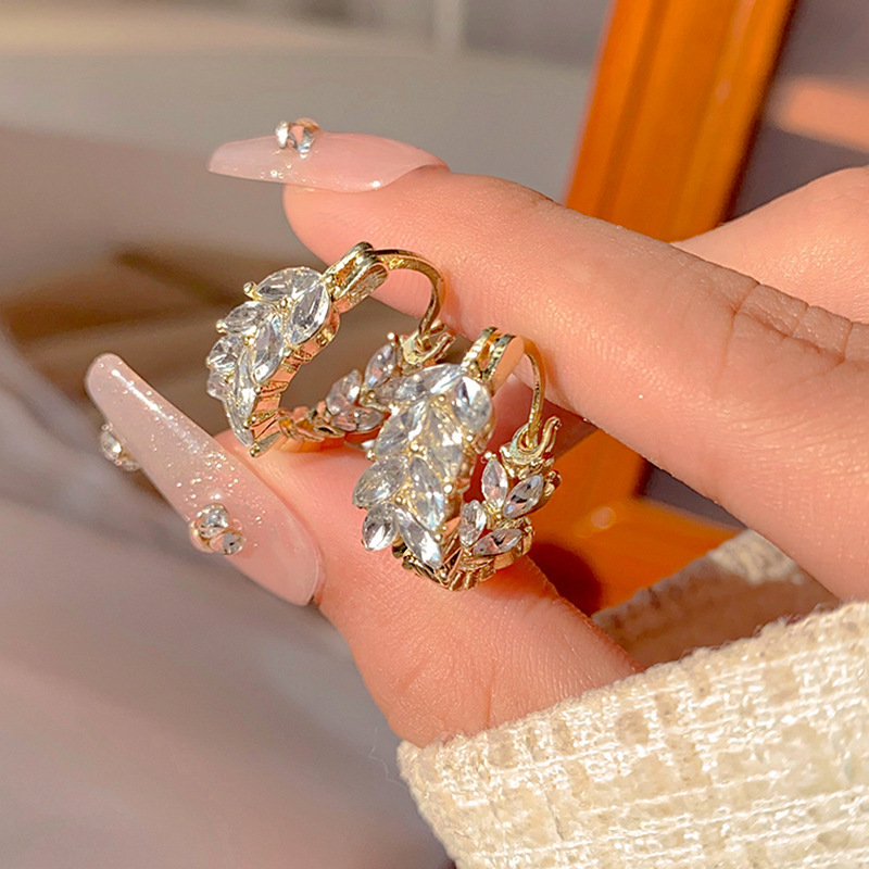 Diamond-studded earrings wheat ear buckle for women minimalist simple ear accessories