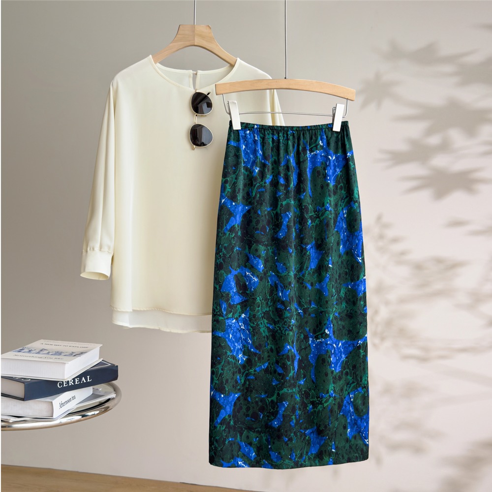 Vacation style printed silk half skirt women summer elastic waist slit ombre midi straight