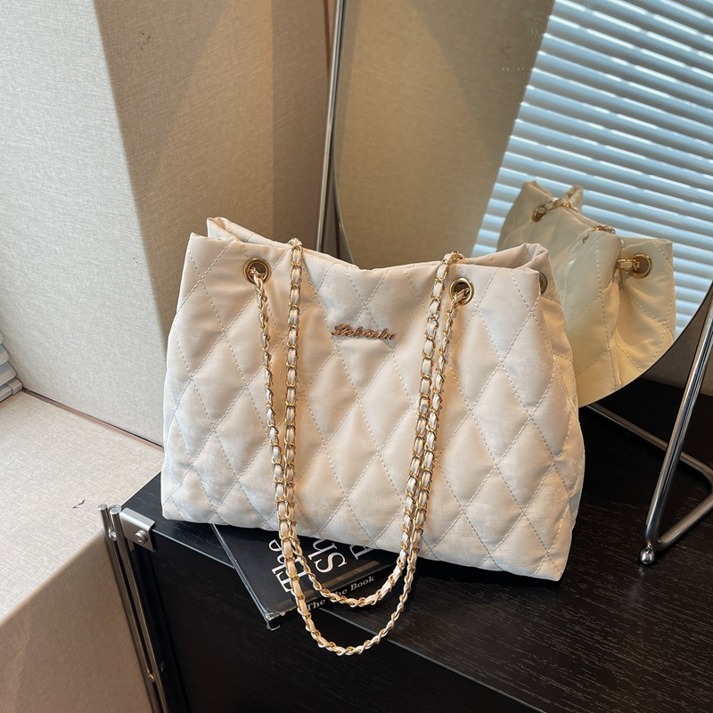 Women's Bags 2025 Autumn New Solid Color Design Daily Texture Casual Shoulder Diamond Grid Chain Bags