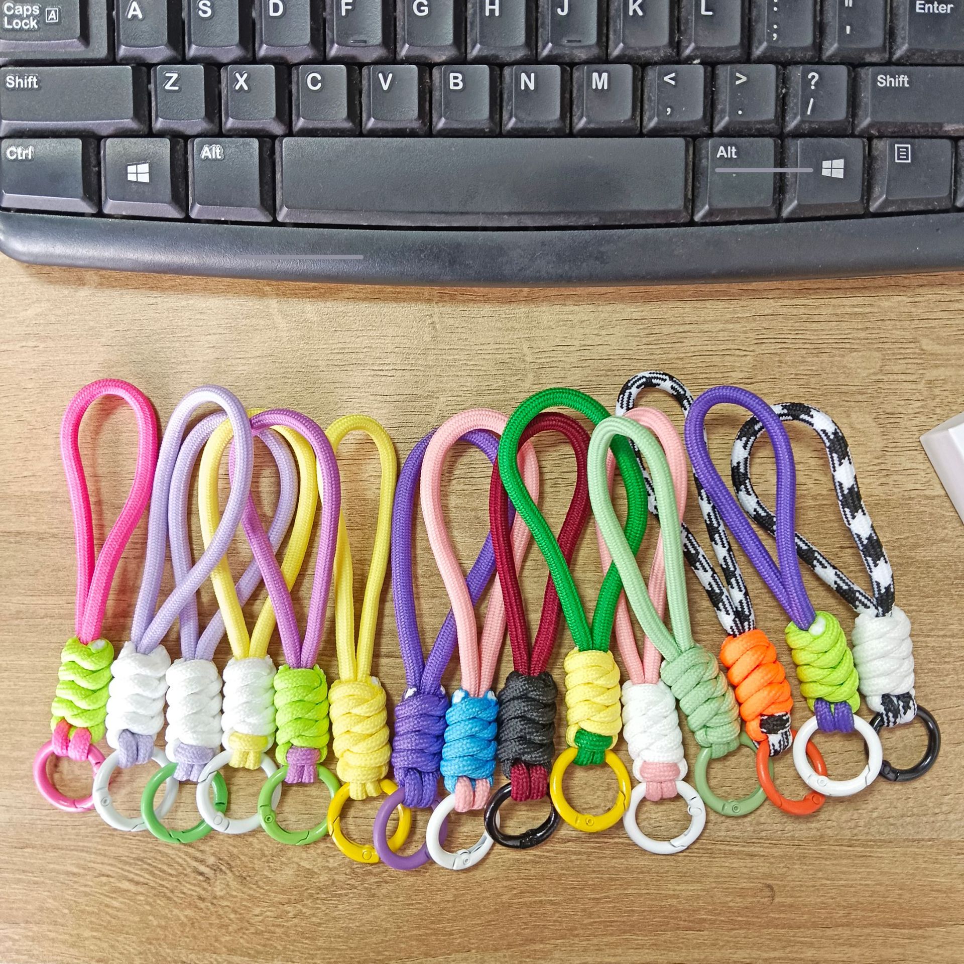Color-block knot short woven phone lanyard keychain detachable anti-loss hanging rope 12CM