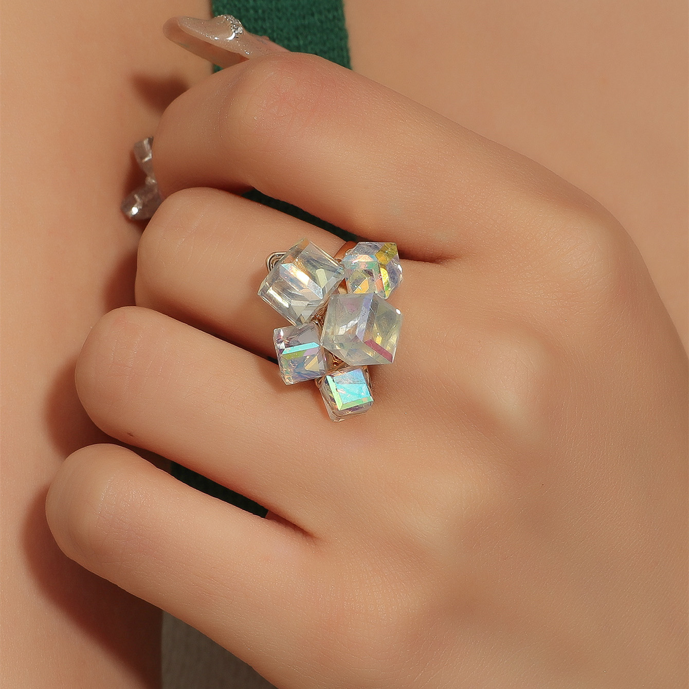 High-quality three-dimensional cube jewelry inlaid with Austrian amethyst ring for women's index finger