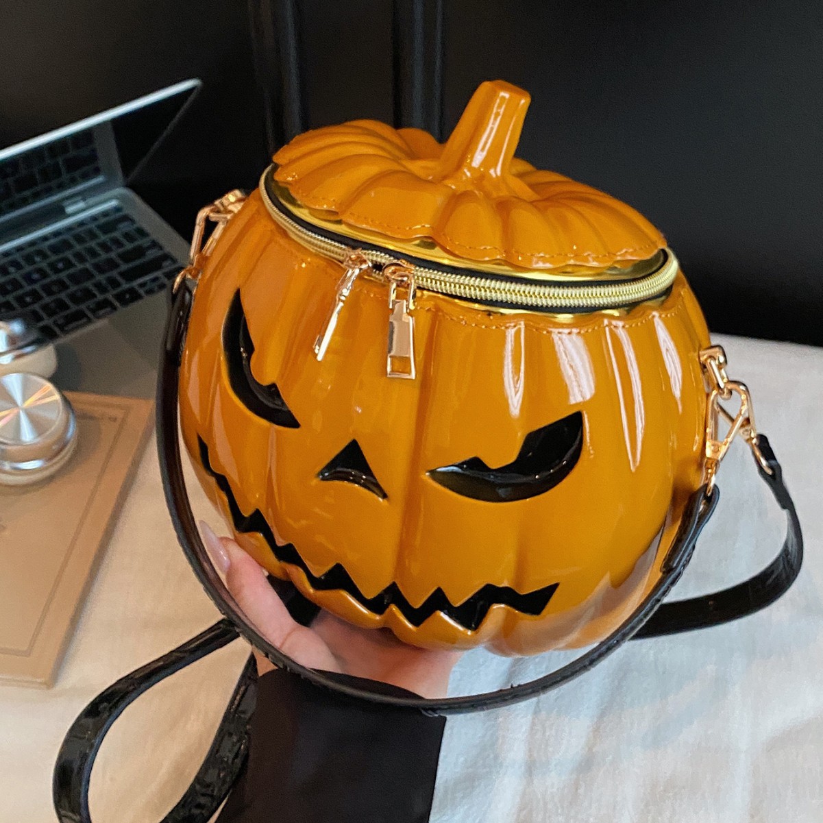 New Simulation Pumpkin Bag for Women Niche High Texture Halloween Handheld Shoulder Crossbody Bag