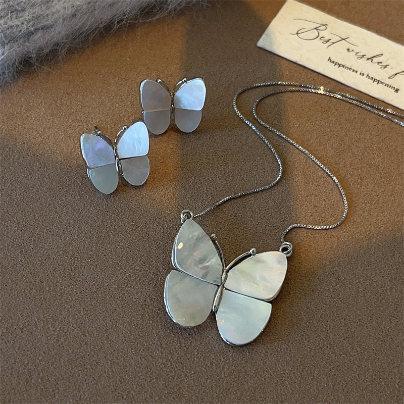 Phantom Butterfly Pearl Natural Mother-of-Pearl Large Butterfly Earring and Necklace Two-Piece Set Niche Cool Feeling Set