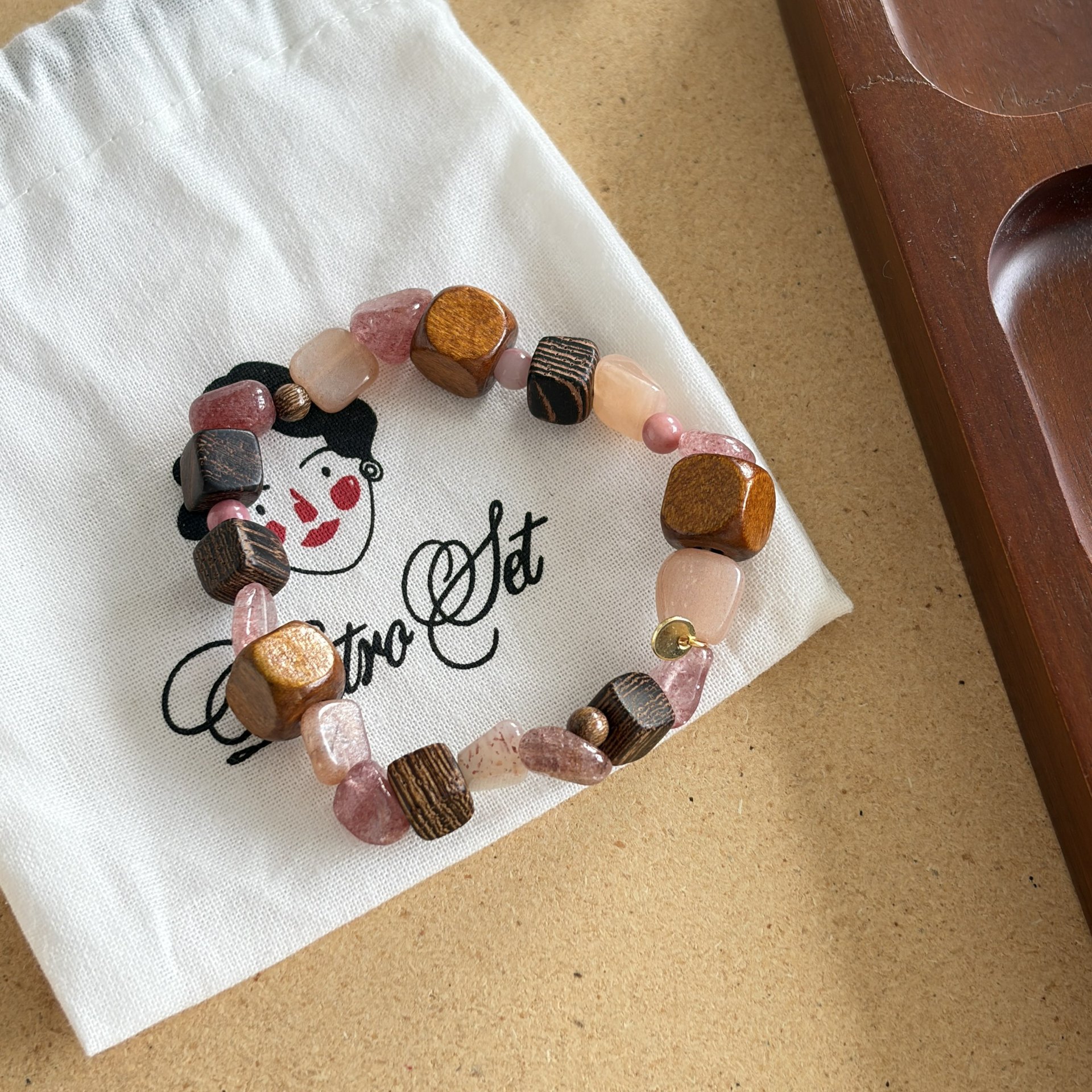 Spring Summer New Romantic Full House Natural Strawberry Crystal Rhodochrosite Sandalwood Beaded Bracelet for Women Bracelet 2026 New