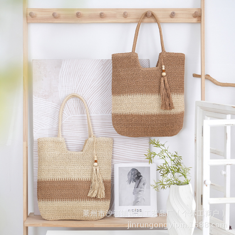 New Chinese style machine-woven contrasting color straw shoulder bag, commuting tote bag, tassel pendant, handmade woven bag