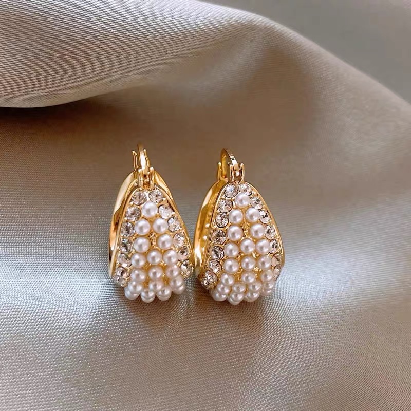 2023 New Pearl Diamond Inlaid Oval Pendant Earrings for Women, Celebrity Style Niche Earrings