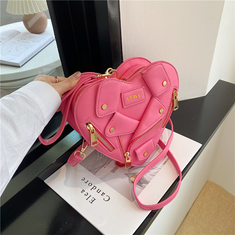 Heart Clothes Bag 2023 New Rivet Bags Girl Single Shoulder Crossbody Heart Bag for Women