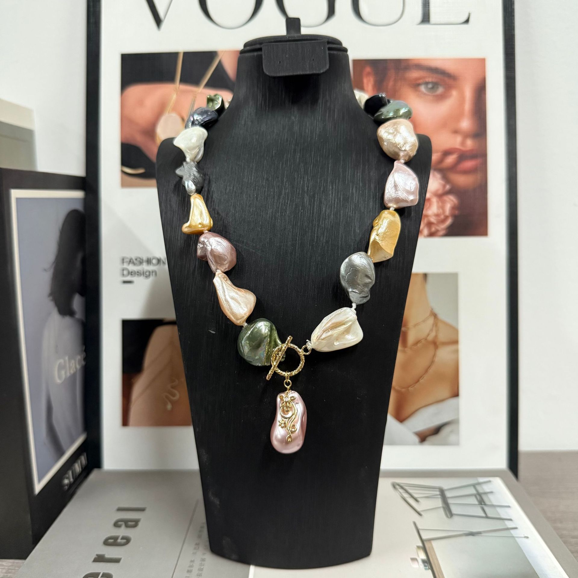 New Iridescent Baroque Pearl Necklace for Women, Colorful Irregular Glass Bead Necklace