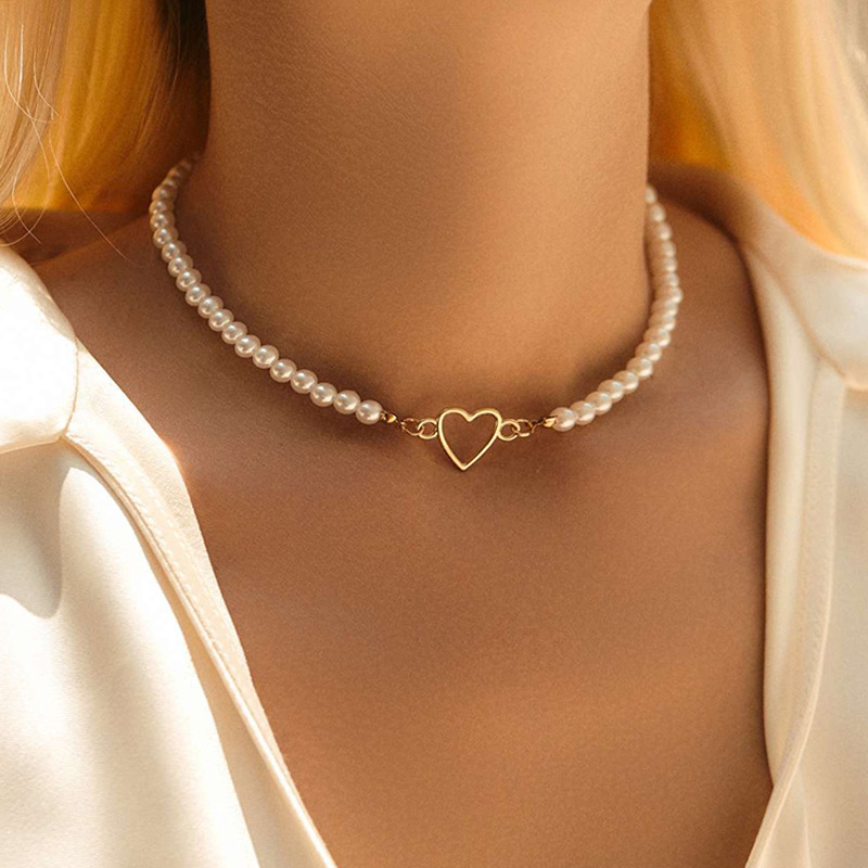 Rongshang New Hollow Love Heart Pendant Necklace for Women Pearl Clavicle Chain Necklace Accessory