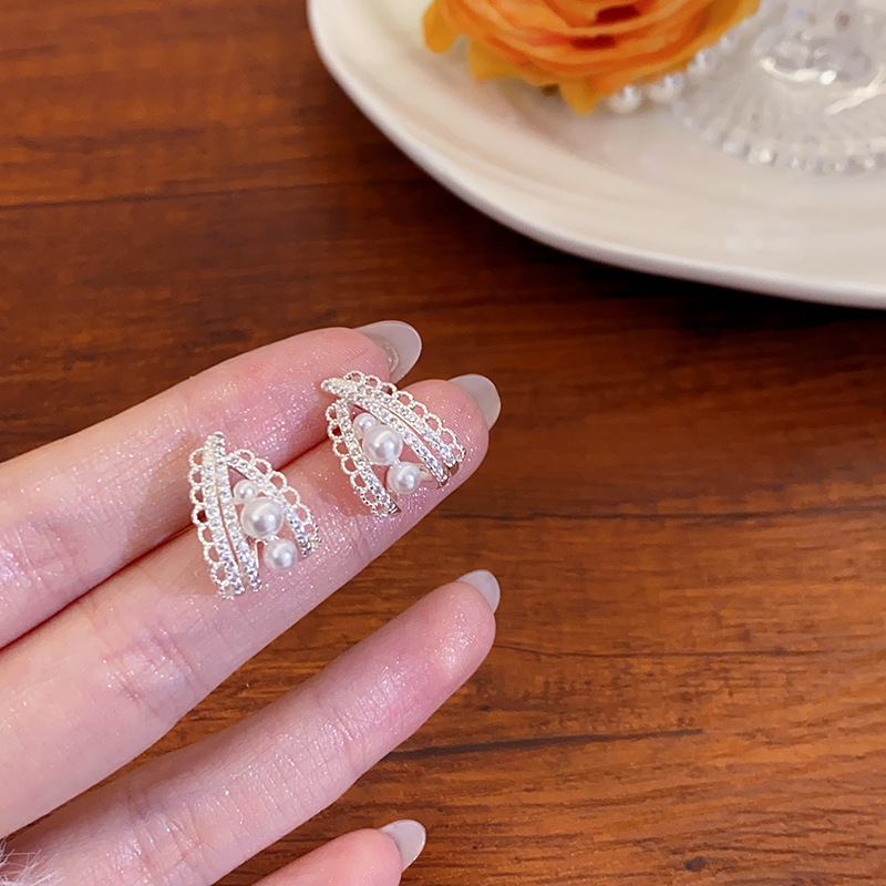 Lace Hollow Pearl s925 Silver Needle Ear Studs for Women New Niche Exquisite Earrings
