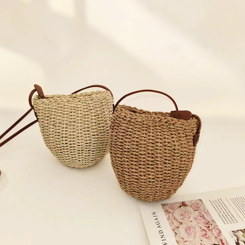 2026 new straw woven bag simple crossbody bag rattan woven handmade bag woven single shoulder bucket bag