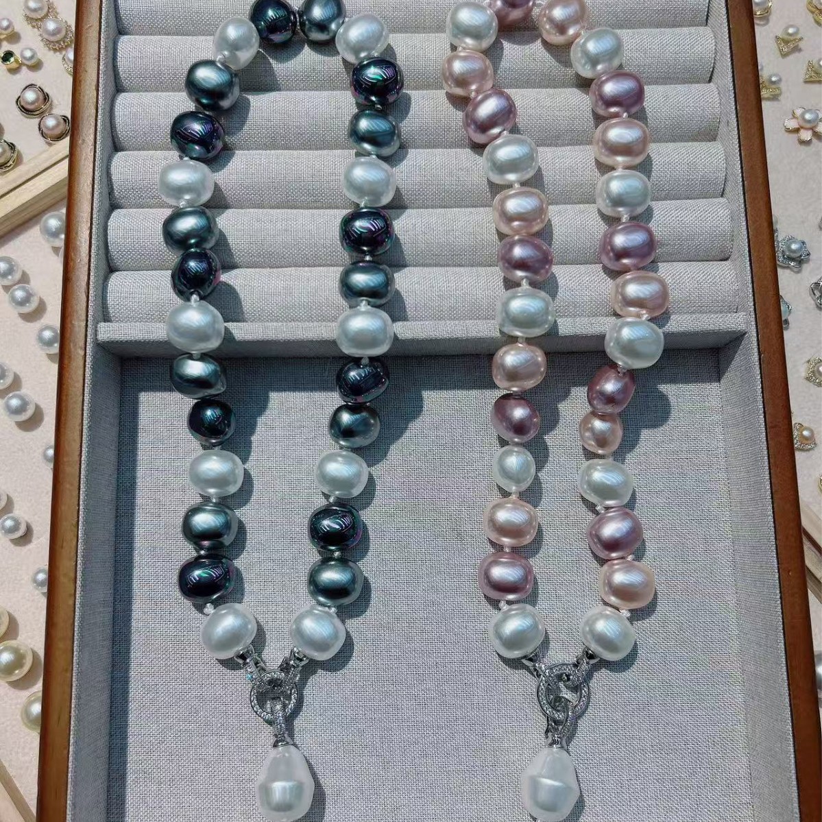 Chanel-Style Hepburn Colorful Glass Bead Necklace, Exaggerated Shape Teardrop Pendant, Round Clavicle Chain Short Sweater Chain