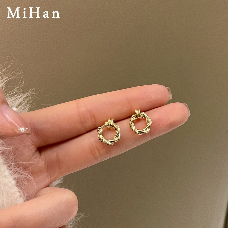 S925 silver needle simple small twist circle ear studs women mini earrings short ear accessories 4789