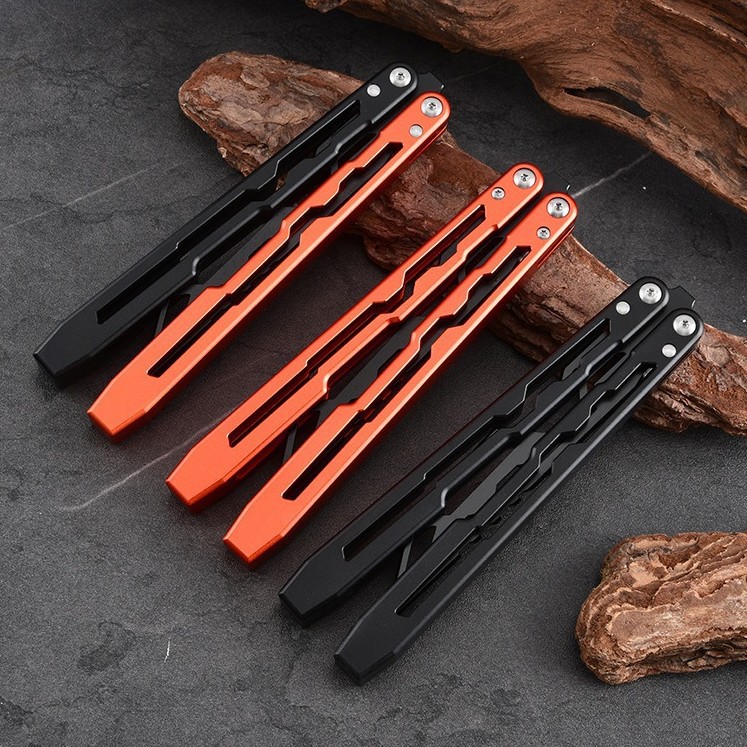 New Mecha Style Butterfly Knife Unsharpened Folding Knife CSGO Peripheral Outdoor Portable Practice Tool