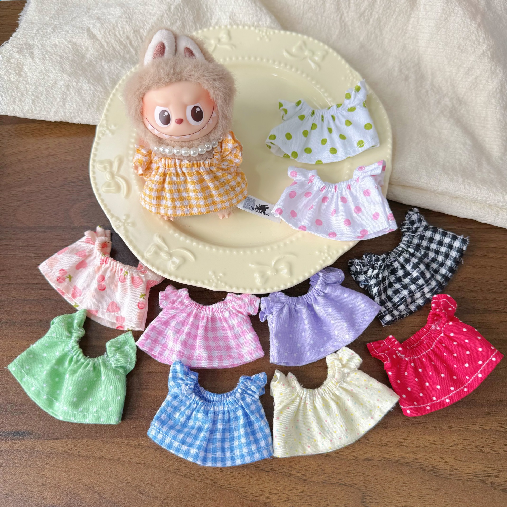 Fourth generation mini mini Labubu doll clothes 10cm dress-up clothes small skirt 4.0 LABUBU replacement