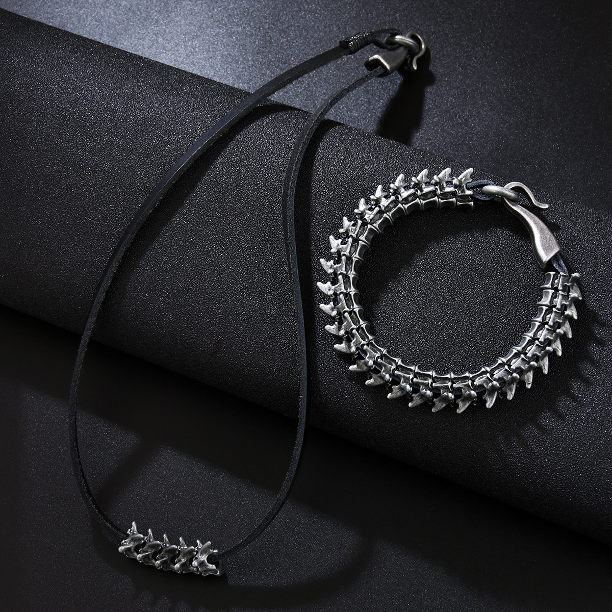 Punk Hip-hop Dragon Spine Bracelet Leather Choker Alloy Bracelet Necklace