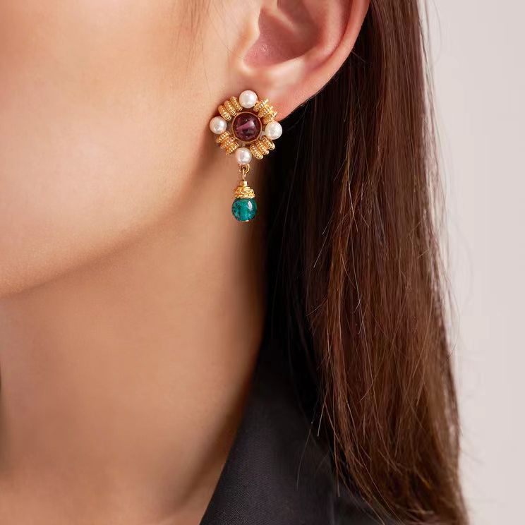 Vintage Glass Brass Elegant Delicate Two-Tone Pendant Earrings Ear Clips