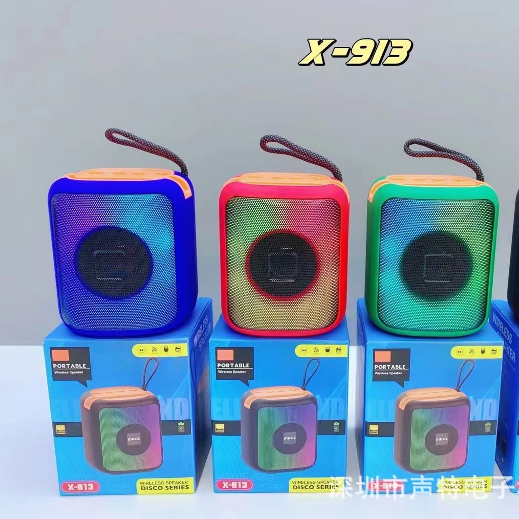 New X-913 Handle RGB Portable Colorful Light High Quality Outdoor Home Desktop Stand Bluetooth Small Speaker