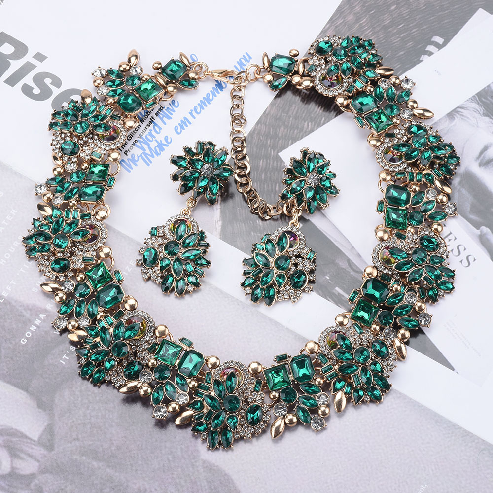 Green sweet collar women's necklace earring set