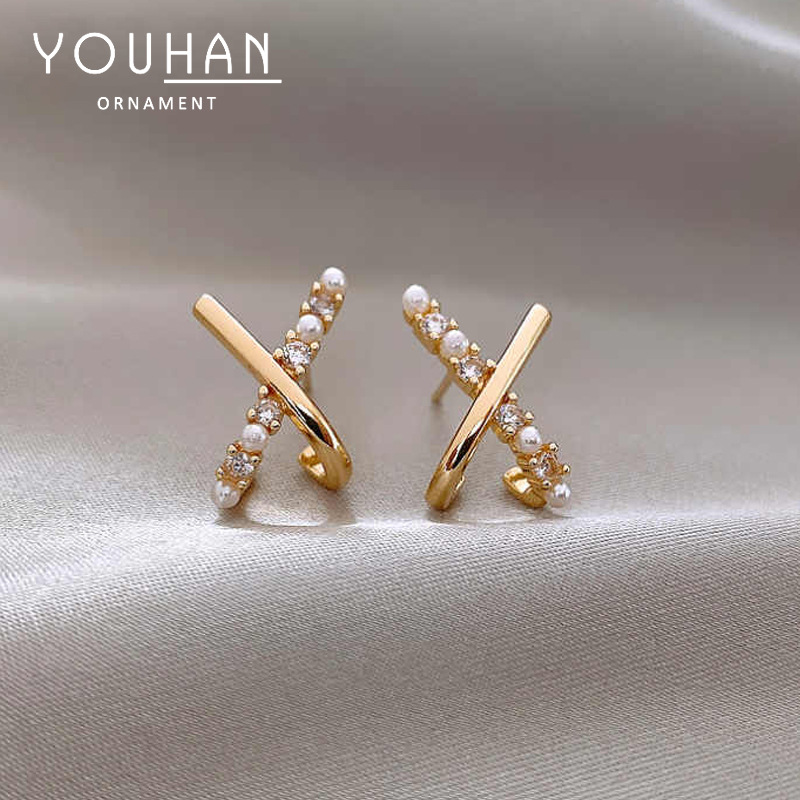Exquisite small cross pearl ear studs S925 silver needle earrings women Korean ear accessories