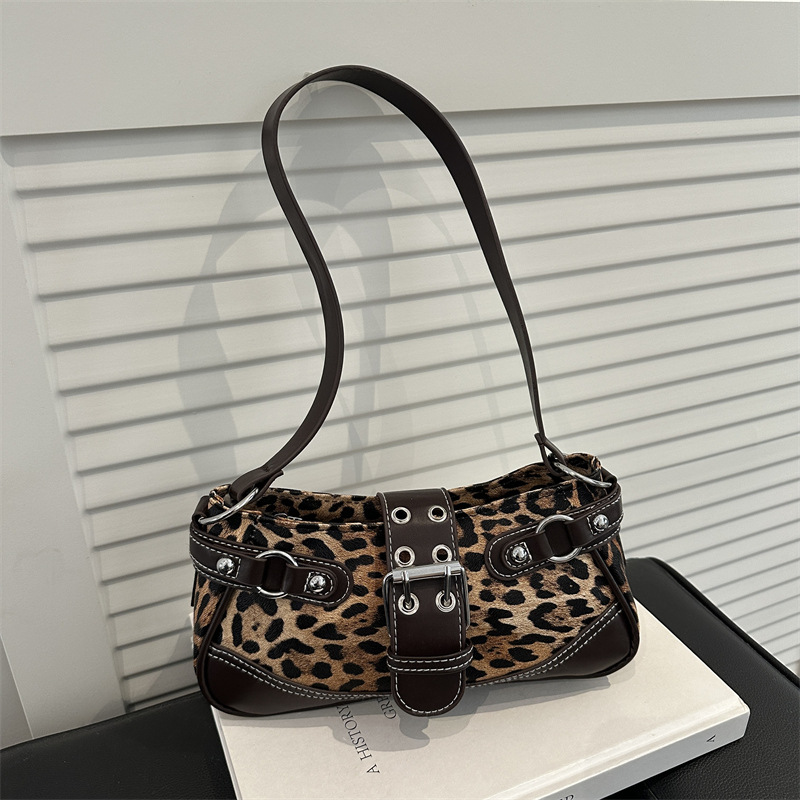 Popular underarm bag women 2026 winter new crescent bag commuting bag women bag