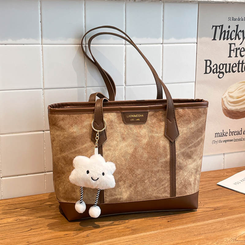 Single Shoulder Bag Women 2026 New Large Capacity Tote Bag Commuter Bag Stitching Design Handheld Underarm Bag