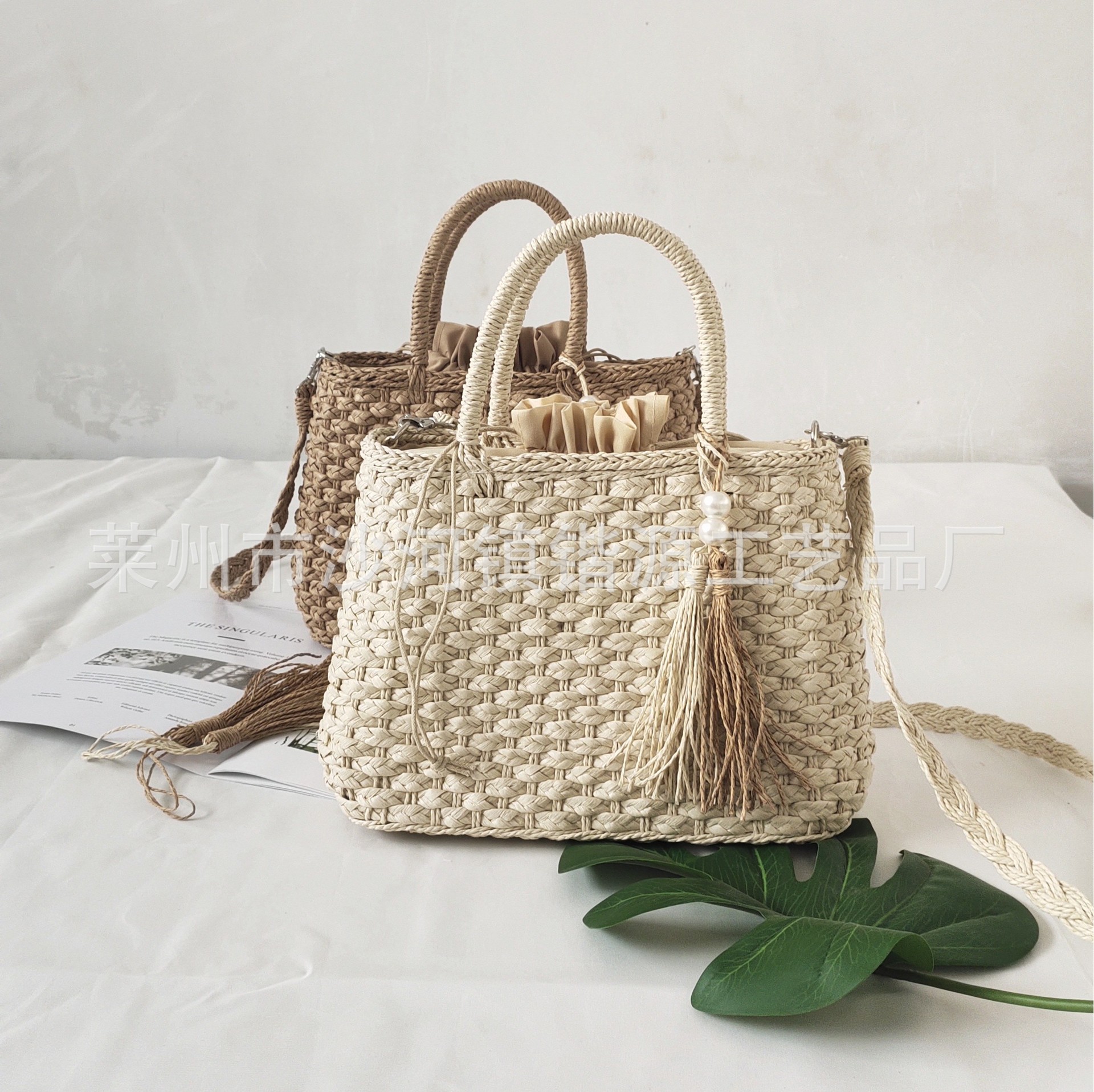 2026 Women's Shoulder Bag Handmade Crossbody Woven Bag Pearl Tassel Handbag Crossbody Summer Beach Bag