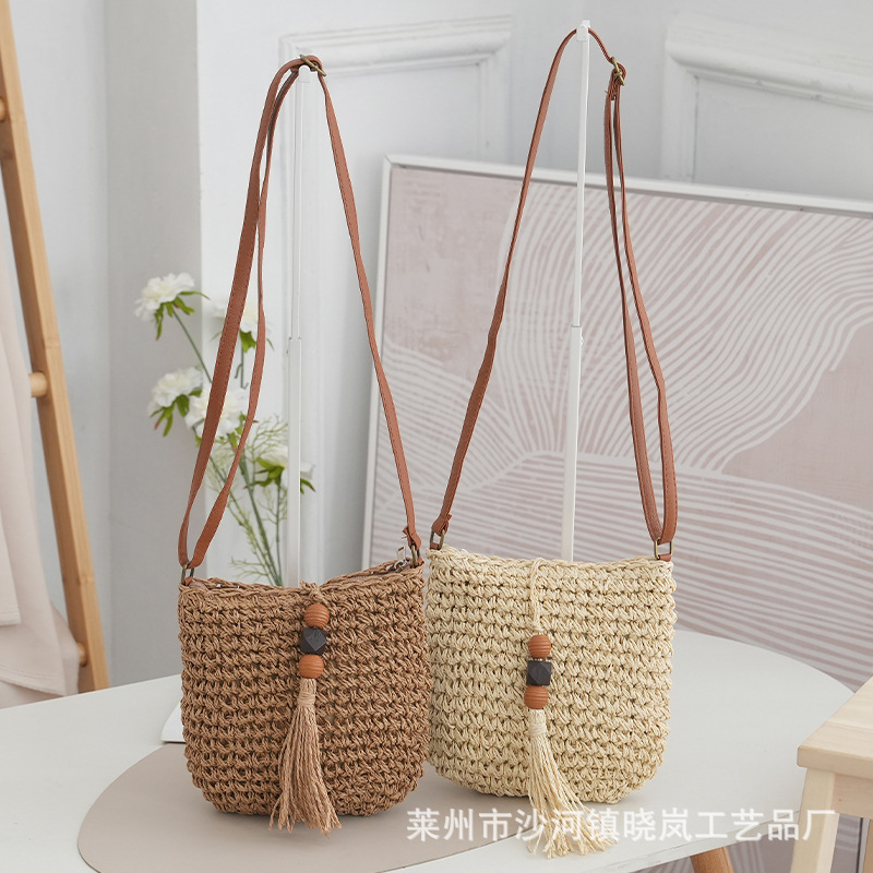 Straw crossbody bag 2024 spring new woven bag tassel pendant casual women's bag beach bag straw bag